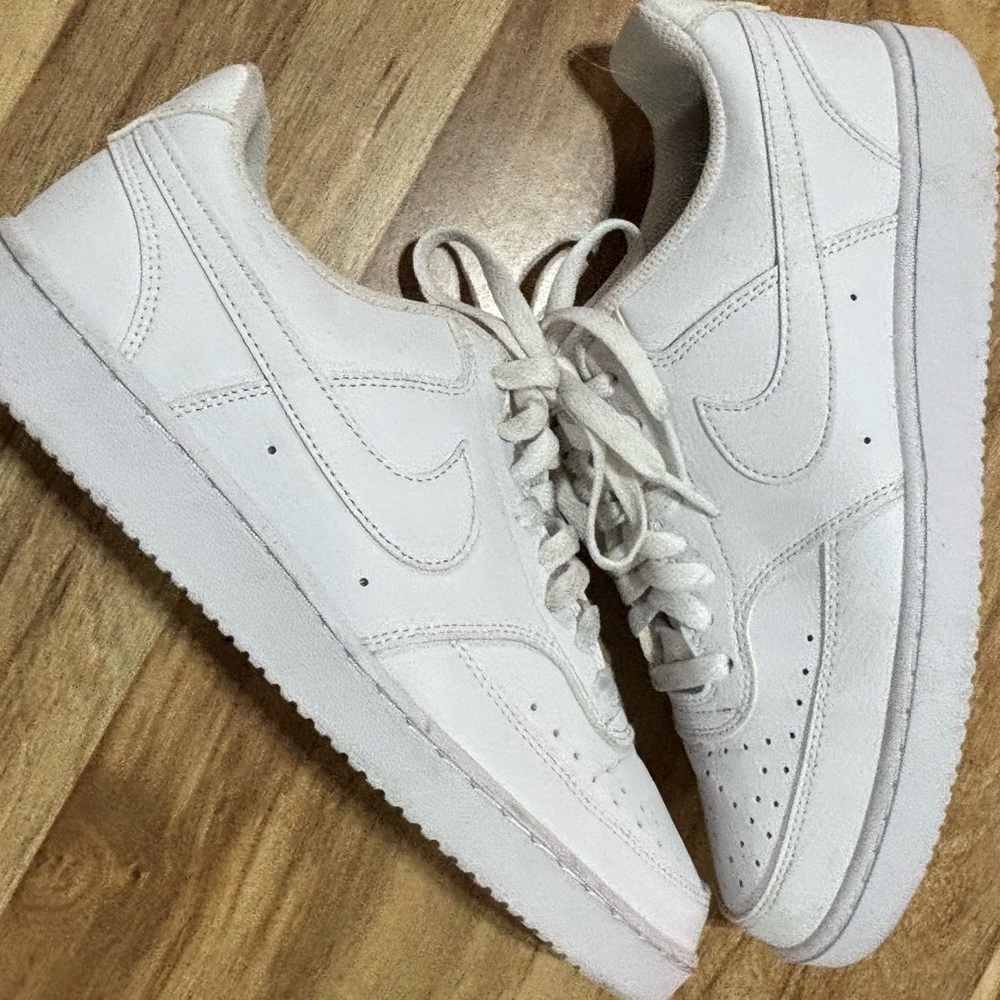 Nike Court Vision Sneakers Women Size 9 White Low Top Sneakers CD5434-100